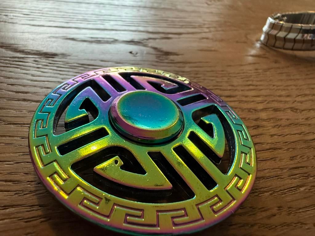 Fidget spinner regenboog metaal egyptisch patroon regenboog, Ophalen of Verzenden, Zo goed als nieuw