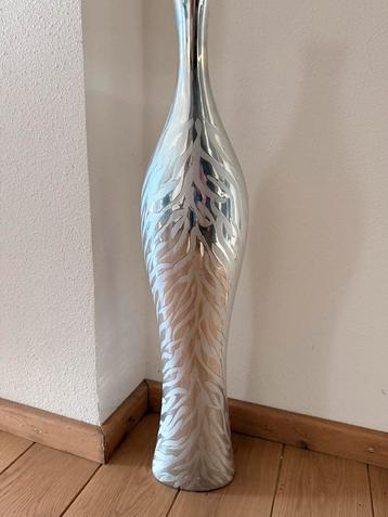Aluminium Vaas - 70 cm Hoog beschikbaar voor biedingen