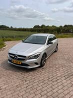 Mercedes-Benz CLA 180 122pk 2018 Grijs km 66.000, Voorwielaandrijving, Zwart, 4 cilinders, 715 kg