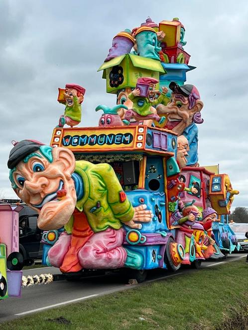 Mooie carnavalswage met tractorombouw compleet van polyester, Hobby en Vrije tijd, Feestartikelen, Zo goed als nieuw, Feestartikel