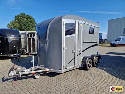 Bonilla B7 Hengstenbox, Dieren en Toebehoren, Paarden en Pony's | Trailers en Aanhangwagens, Nieuw, 2-paards trailer, Polyester