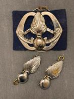 Baret en schouder emblemen kmar, Verzamelen, Verzenden, Marechaussee, Nederland, Embleem of Badge
