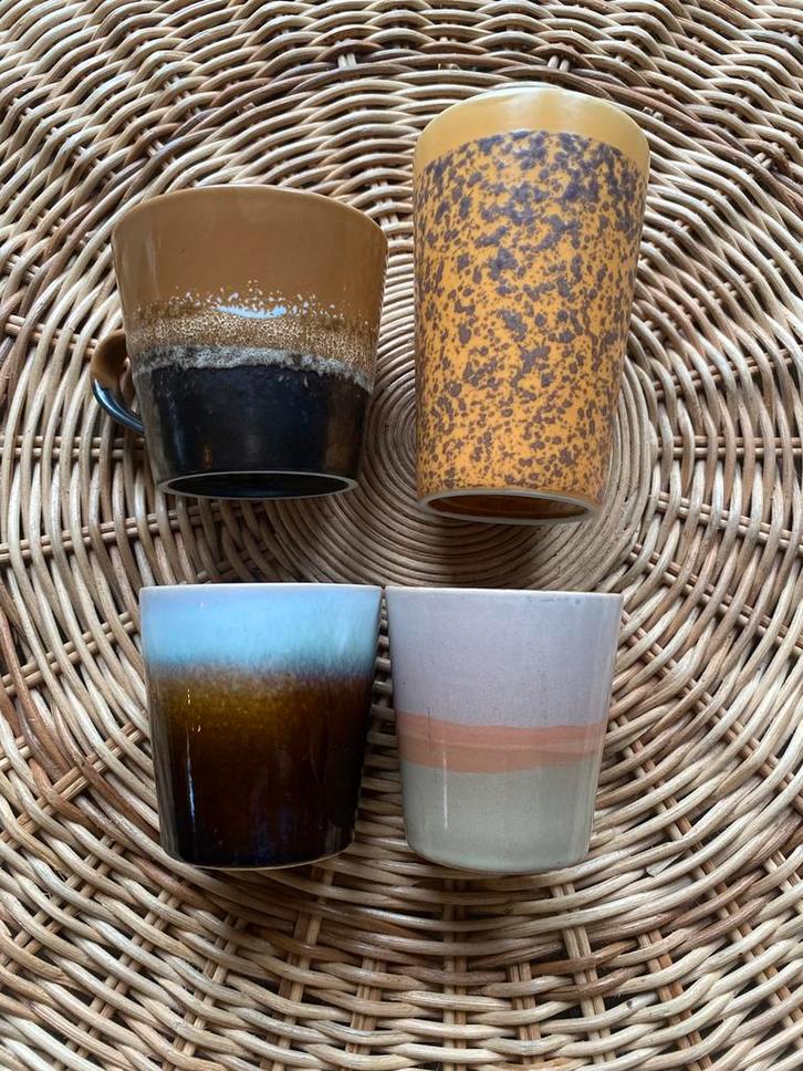 Vier mokken HK Living, Huis en Inrichting, Keuken | Servies, Zo goed als nieuw, Kop(pen) en/of Schotel(s), Overige stijlen, Overige materialen