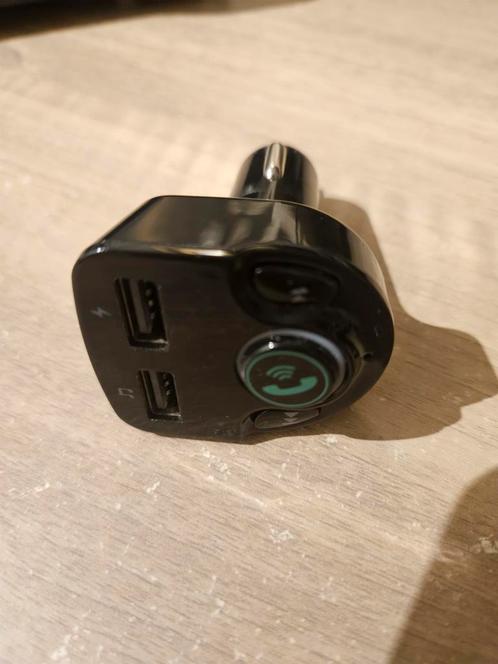 Autolader voor 2 punten usb-A, Telecommunicatie, Autoladers, Gebruikt, Ophalen of Verzenden