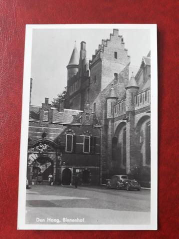 Den Haag Binnenhof met oude auto's (319) beschikbaar voor biedingen