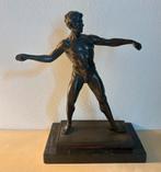 Art Deco beeldje speerwerper, Ophalen