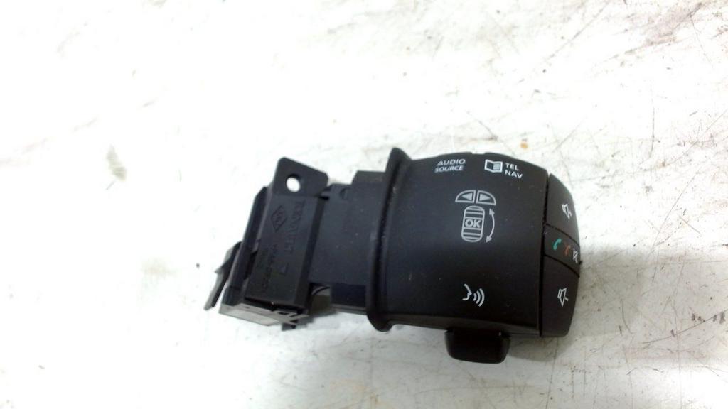 Radio bediening Renault Mégane, Auto diversen, Autoradio's, Ophalen of Verzenden, Van der Ven Autorecycling B.V., Onderdelen@venauto.nl