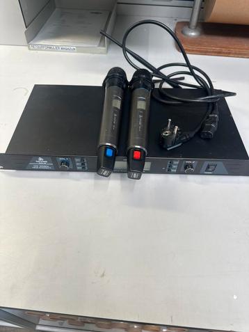 Devine WMD168 Draadloos Microfoonsysteem beschikbaar voor biedingen