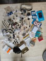 Naaigerei verzameling: knopen, ritsen, naalden fournituren, Ophalen of Verzenden, Gebruikt, Knoop of Knopen