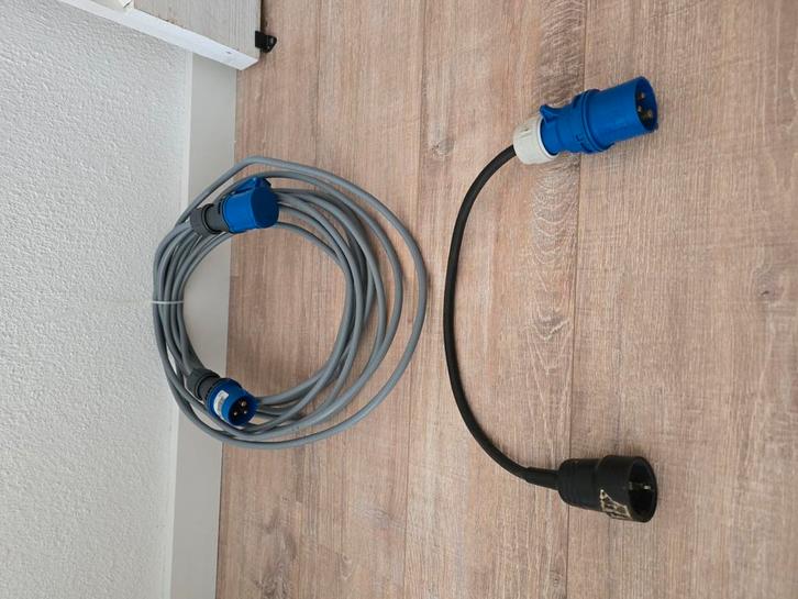 Kampeer verlengsnoer met verloopstekker., Caravans en Kamperen, Kampeeraccessoires, Zo goed als nieuw, Ophalen of Verzenden