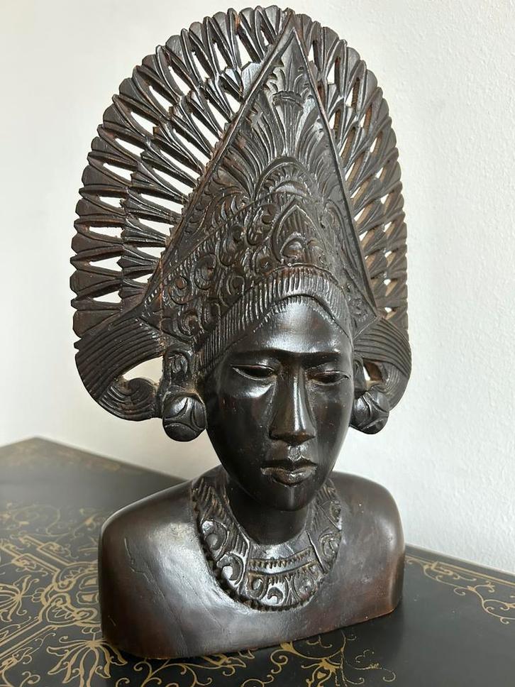 Prachtig gestoken buste van een Balinese Djanger danseres, Antiek en Kunst, Kunst | Niet-Westerse kunst, Ophalen of Verzenden