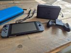 Nintendo Switch grijs (2019 model), Spelcomputers en Games, Spelcomputers | Nintendo Switch, Ophalen, Zo goed als nieuw, Met 1 controller