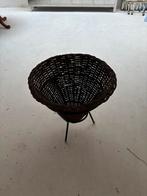 Vintage mand met metalen onderstel, Tuin en Terras, Vuurkorven, Verzenden, Gebruikt