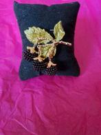 Vintage retro stijl botanische bramen broche, Ophalen of Verzenden, Zo goed als nieuw, Overige materialen