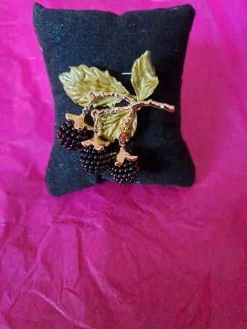 Vintage retro stijl botanische bramen broche beschikbaar voor biedingen