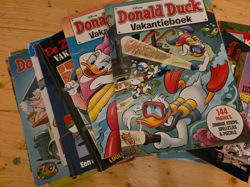 Grote tas met oa Donald Duck, suske en wiske, quest, Meerdere stripboeken, Ophalen of Verzenden, Gelezen