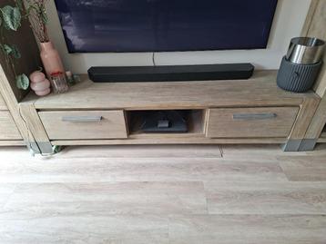 Tv meubel Henders en Hazel beschikbaar voor biedingen