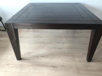 Grote Vierkante tafel Eetkamertafel 140x140 beschikbaar voor biedingen