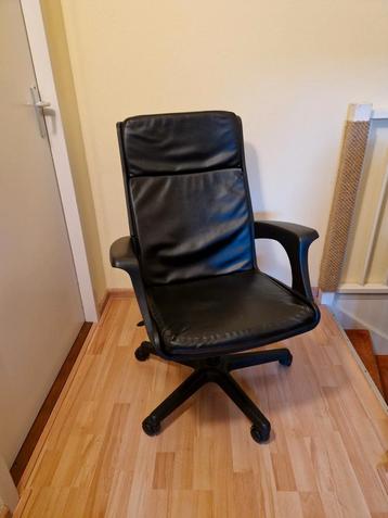 Directeurs stoel beschikbaar voor biedingen