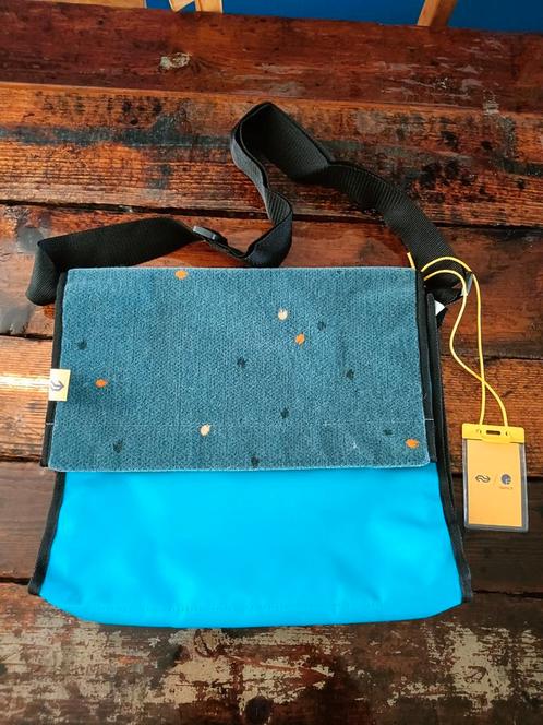 FRAENCK NS Messenger schouder tas. Nieuw., Sieraden, Tassen en Uiterlijk, Tassen | Schoudertassen, Nieuw, Overige merken, Blauw