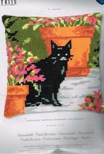 Cado vervaco borduurpakket  kussen poes tussen bloemen  400, Hobby en Vrije tijd, Ophalen of Verzenden, Nieuw, Handborduren, Borduurpakket