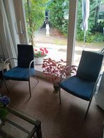 Set van 2 blauwe stoelen met metalen frame, Huis en Inrichting, Stoelen, Gebruikt, Twee, Blauw, Ophalen of Verzenden