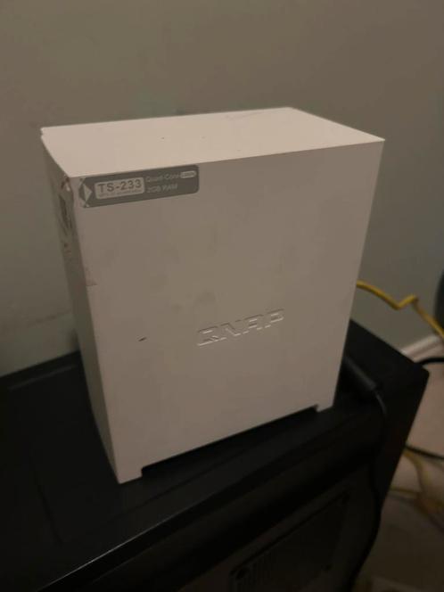 QNAP TS-233 NAS met 500GB HDD, Computers en Software, NAS, Gebruikt, Ophalen of Verzenden