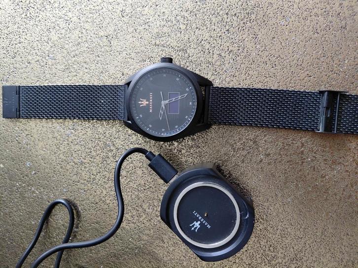 masarati smart horloge, Sieraden, Tassen en Uiterlijk, Smartwatches, Gebruikt, Android, Zwart, Ophalen