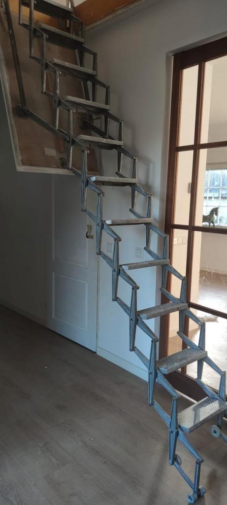 Opvouwbare trap / ladder - ruimtebesparend, vlizotrap, Doe-het-zelf en Verbouw, Ladders en Trappen, Gebruikt, Trap, 2 tot 4 meter