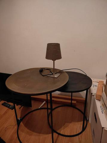 Set van 2 Ronde Bijzettafels beschikbaar voor biedingen
