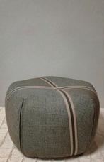 Stoere poef van Hülsta Now, Stoer, Ophalen of Verzenden, Stof, 50 tot 75 cm