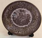 Rond bruin schaaltje met Engels tafereeltje.Drsn.14 cmH.3 cm, Antiek en Kunst, Antiek | Servies los, Ophalen of Verzenden