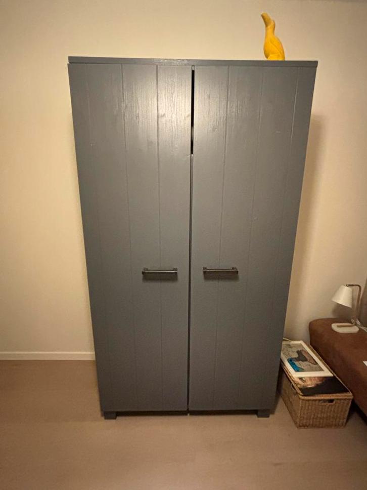 WOOOD Kledingkast Dennis – Staalgrijs – 11120255 cm, Huis en Inrichting, Kasten | Kledingkasten, Gebruikt, 200 cm of meer, 100 tot 150 cm