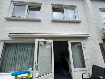 Zonnescherm beschikbaar voor biedingen