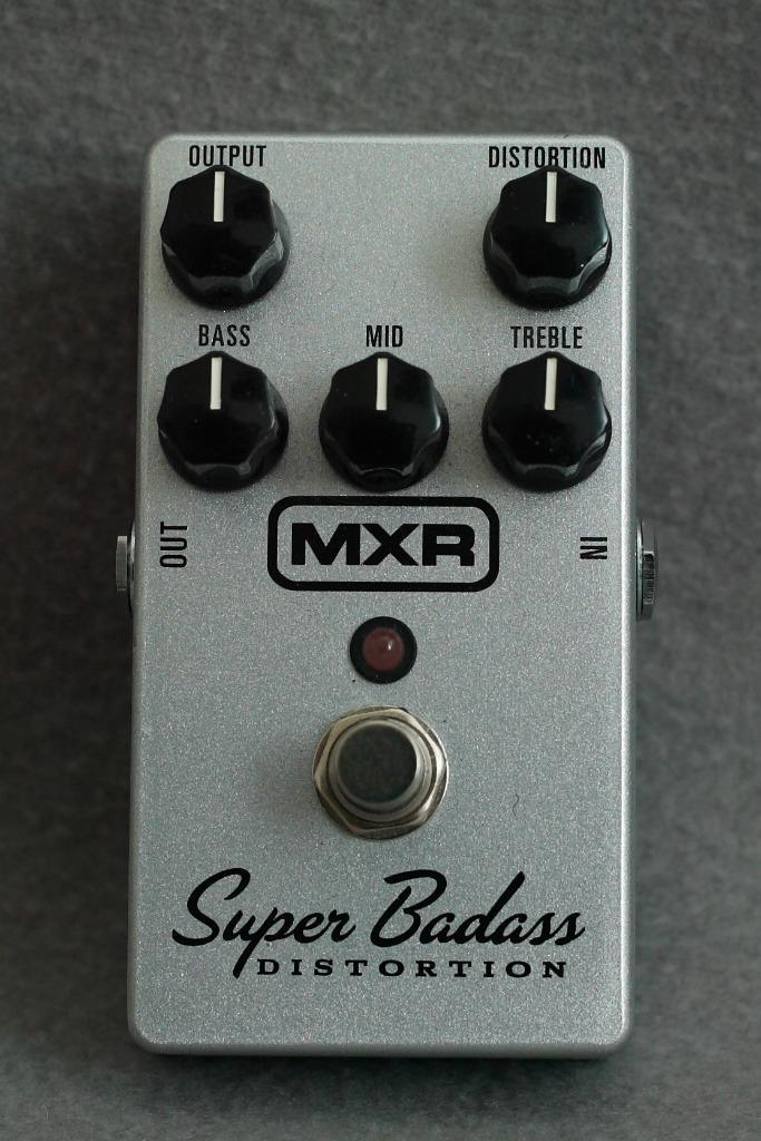 MXR Super Badass Distortion M75 - nieuwstaat, Muziek en Instrumenten, Effecten, Zo goed als nieuw, Distortion, Overdrive of Fuzz