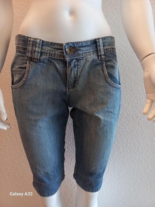Short kniebroek spijkerbroek slim fit korte jeans Maat 38, Kleding | Dames, Spijkerbroeken en Jeans, Zo goed als nieuw, W30 - W32 (confectie 38/40)