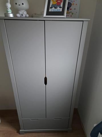 Petit Amelie peuterkamer: bed; commode en kledingkast beschikbaar voor biedingen