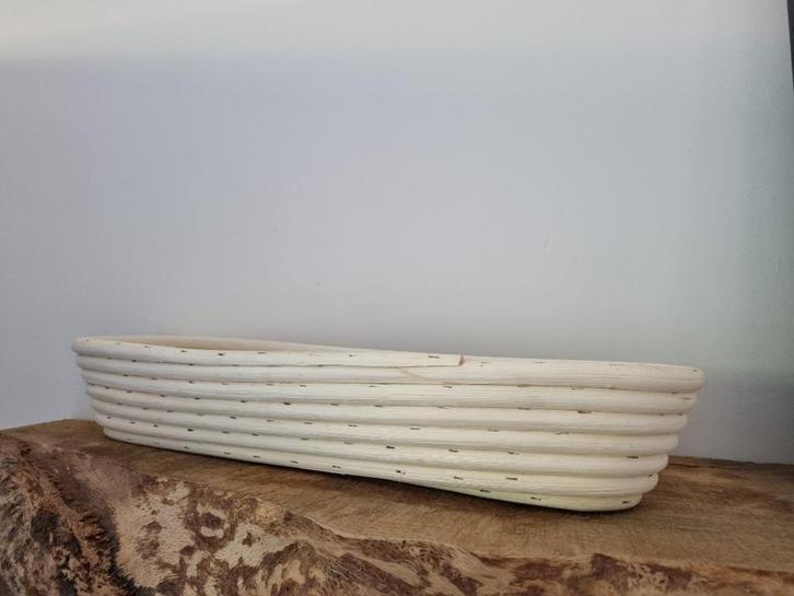 Schaal van riet, Huis en Inrichting, Woonaccessoires | Schalen en Manden, Gebruikt, Schaal, Ovaal, Riet, Ophalen of Verzenden