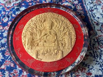 Boeddhistische Godin met de 1000 Handen.Steen in perspex beschikbaar voor biedingen