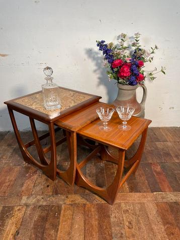 Gratis bezorging!Mid Century retro teak tegel Nest of Table