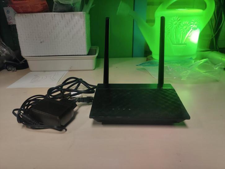 ASUS 300Mbps Wireless N Router, Computers en Software, Routers en Modems, Zo goed als nieuw, Ophalen of Verzenden