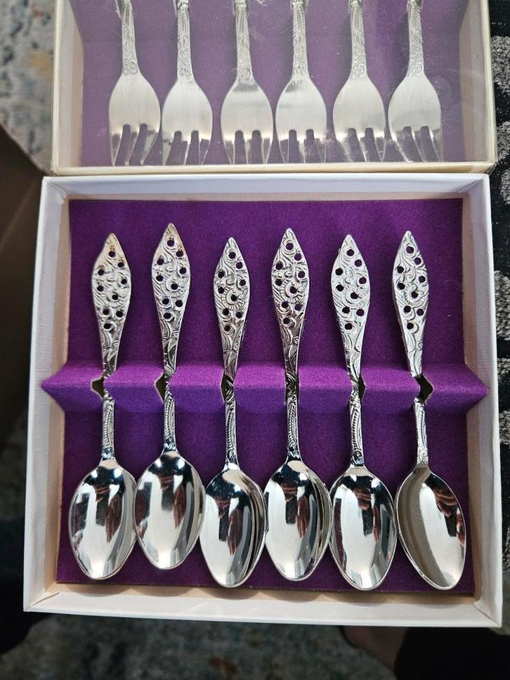 Vintage Dessertlepels en -vorkjes set Novalux plate holland, Antiek en Kunst, Antiek | Bestek, Ophalen of Verzenden