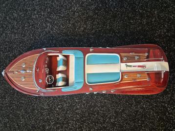Riva Aquarama modelboot 66 cm bij FlevoNautica in showroom beschikbaar voor biedingen