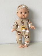 Nr 889 poppenkleertjes babypop 34 cm Reina Paola pop 34 cm, Ophalen of Verzenden, Nieuw, Babypop