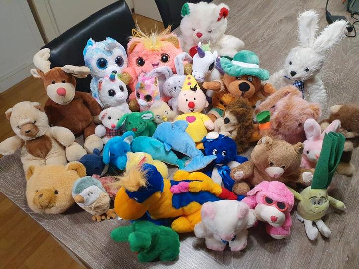 Grote verzameling van 33 knuffels, Kinderen en Baby's, Speelgoed | Knuffels en Pluche, Zo goed als nieuw, Overige typen, Ophalen of Verzenden