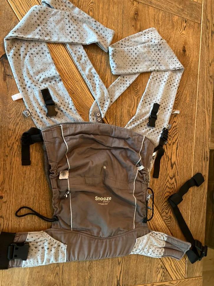 Fijne draagzak Kiss & Carry (Snoozebaby), Kinderen en Baby's, Babydragers en Draagdoeken, Zo goed als nieuw, Draagzak, Rug, Overige merken
