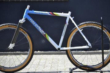 Full-Dynamix Mountainbike frame beschikbaar voor biedingen