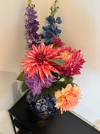 Blauw-Witte Vaas met zijden bloemen, Ophalen, 50 tot 75 cm, Blauw, Aardewerk of Porselein