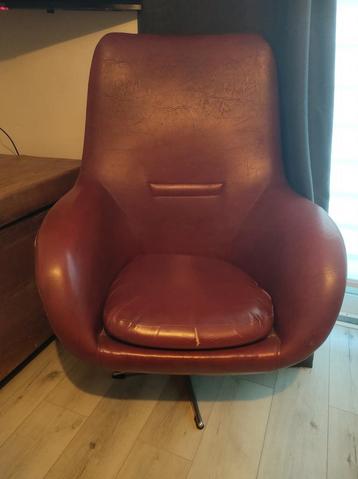 Heerlijk zittende vintage stoel beschikbaar voor biedingen