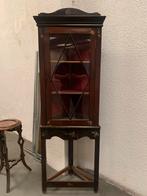 Antieke Hoekvitrinekast met Bloemmotieven (1880), Antiek en Kunst, Antiek | Meubels | Kasten, Ophalen of Verzenden